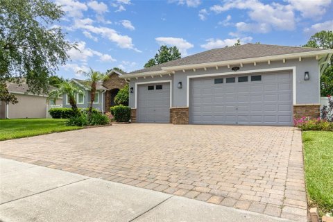 House in Oviedo, Florida 4 bedrooms, 227.42 sq.m. № 1787974 - photo 3