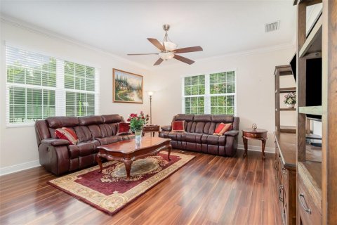 House in Oviedo, Florida 4 bedrooms, 227.42 sq.m. № 1787974 - photo 14
