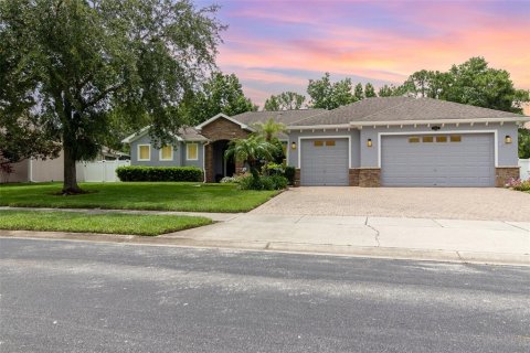House in Oviedo, Florida 4 bedrooms, 227.42 sq.m. № 1787974 - photo 1