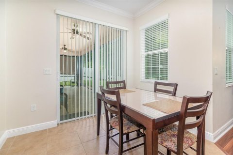 House in Oviedo, Florida 4 bedrooms, 227.42 sq.m. № 1787974 - photo 11