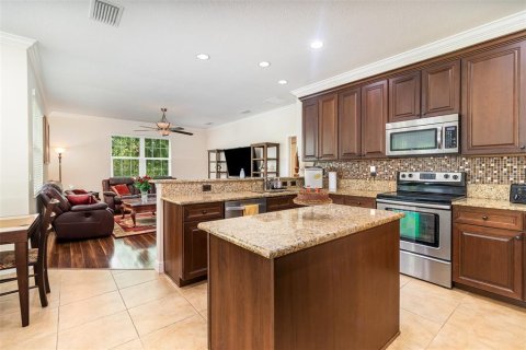House in Oviedo, Florida 4 bedrooms, 227.42 sq.m. № 1787974 - photo 10
