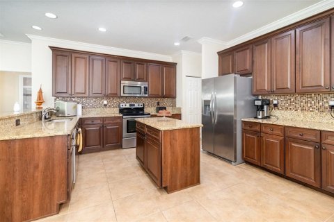 House in Oviedo, Florida 4 bedrooms, 227.42 sq.m. № 1787974 - photo 9