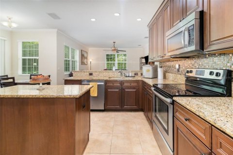 House in Oviedo, Florida 4 bedrooms, 227.42 sq.m. № 1787974 - photo 8