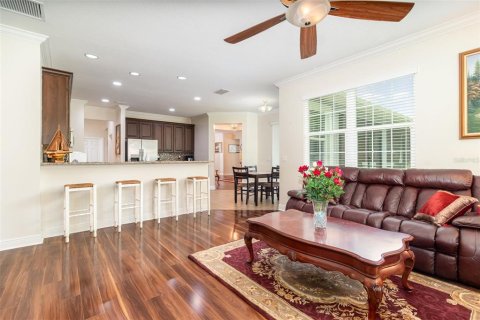 House in Oviedo, Florida 4 bedrooms, 227.42 sq.m. № 1787974 - photo 12