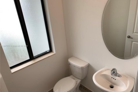 Купить таунхаус в Майами, Флорида 3 спальни, 137.96м2, № 1798969 - фото 11