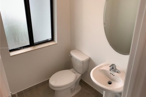 Купить таунхаус в Майами, Флорида 3 спальни, 137.96м2, № 1798969 - фото 10