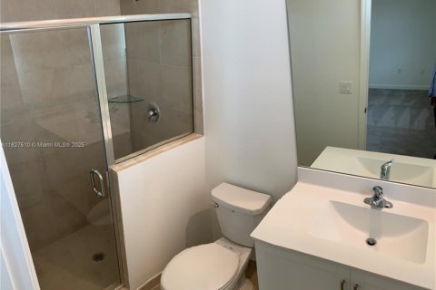 Купить таунхаус в Майами, Флорида 3 спальни, 137.96м2, № 1798969 - фото 18