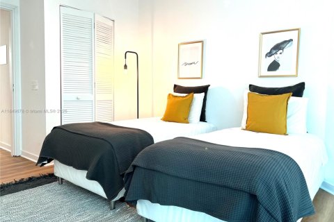 Condo in Miami, Florida, 2 bedrooms  № 1852292 - photo 12