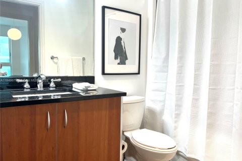 Condo in Miami, Florida, 2 bedrooms  № 1852292 - photo 15