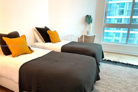 Condo in Miami, Florida, 2 bedrooms  № 1852292 - photo 13