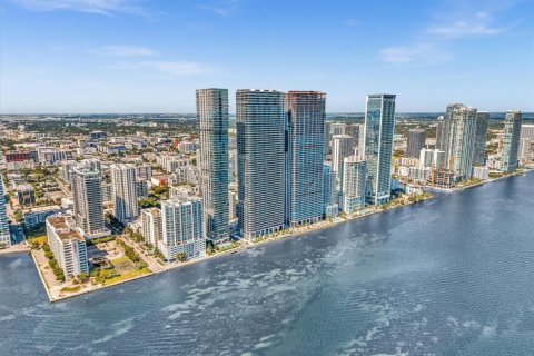 Condominio en Miami, Florida, 3 dormitorios  № 2014584