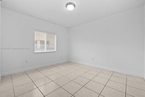 Appartement à louer à Hialeah, Floride: 2 chambres, 74.32 m2 № 1891760 - photo 15