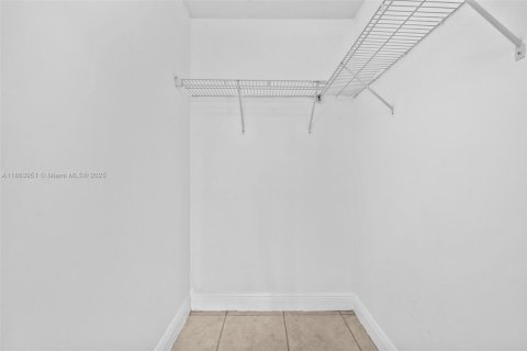 Appartement à louer à Hialeah, Floride: 2 chambres, 74.32 m2 № 1891760 - photo 18