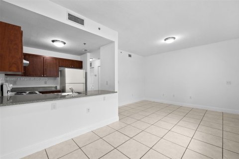 Appartement à louer à Hialeah, Floride: 2 chambres, 74.32 m2 № 1891760 - photo 6