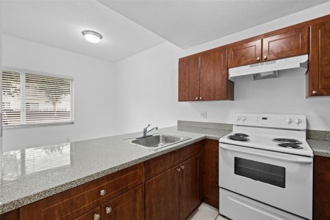 Appartement à louer à Hialeah, Floride: 2 chambres, 74.32 m2 № 1891760 - photo 5