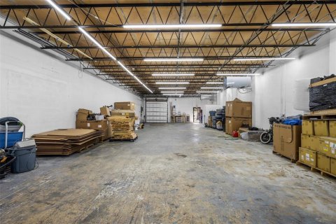Immobilier commercial à vendre à Saint Petersburg, Floride: 538.46 m2 № 2388750 - photo 5