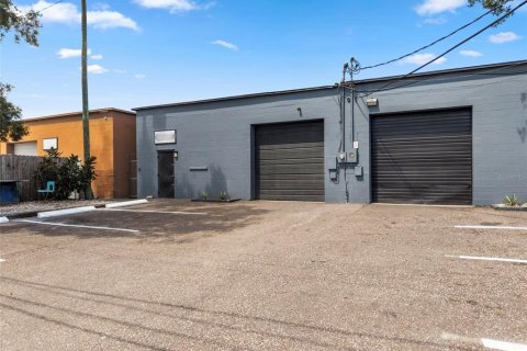 Immobilier commercial à Saint Petersburg, Floride 538.46 m2 № 2388750