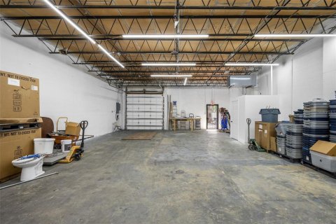 Immobilier commercial à vendre à Saint Petersburg, Floride: 538.46 m2 № 2388750 - photo 4