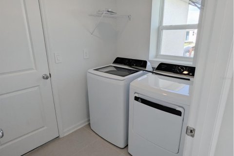House in Winter Haven, Florida 3 bedrooms, 132.76 sq.m. № 1908120 - photo 3