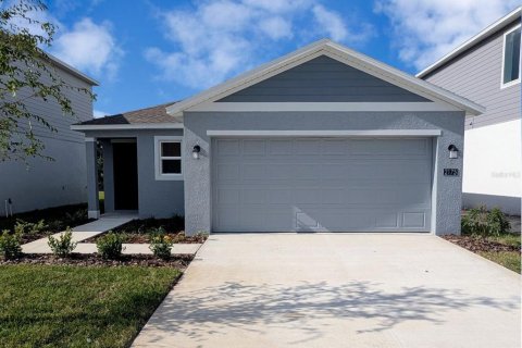 House in Winter Haven, Florida 3 bedrooms, 132.76 sq.m. № 1908120 - photo 1