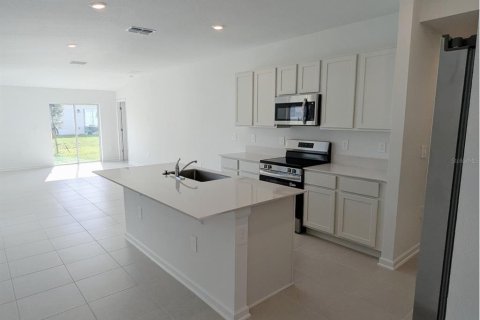 House in Winter Haven, Florida 3 bedrooms, 132.76 sq.m. № 1908120 - photo 5