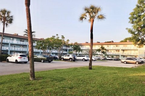 Condominio en alquiler en Deerfield Beach, Florida, 1 dormitorio, 60.57 m2 № 1187721 - foto 1
