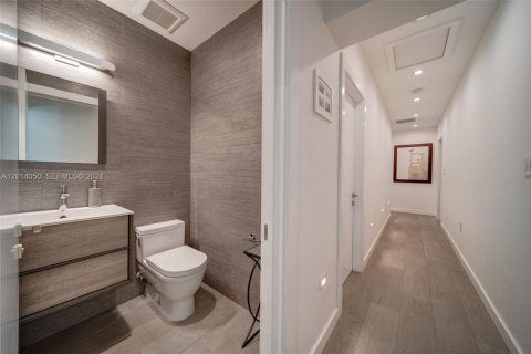 Casa en alquiler en Coral Gables, Florida, 5 dormitorios, 321.81 m2 № 2076149 - foto 17