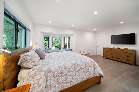 Casa en alquiler en Coral Gables, Florida, 5 dormitorios, 321.81 m2 № 2076149 - foto 13