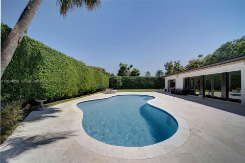 Casa en alquiler en Coral Gables, Florida, 5 dormitorios, 321.81 m2 № 2076149 - foto 3