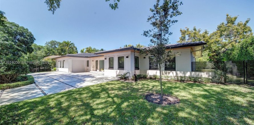 Casa en Coral Gables, Florida 5 dormitorios, 321.81 m2 № 2076149