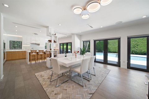 Casa en alquiler en Coral Gables, Florida, 5 dormitorios, 321.81 m2 № 2076149 - foto 10