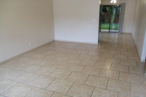 Townhouse in Palm Beach Gardens, Florida 2 bedrooms, 92.72 sq.m. № 2179604 - photo 3