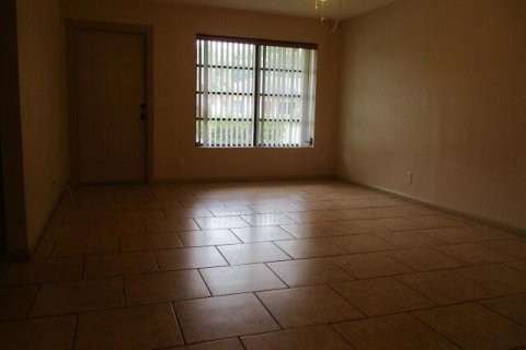 Townhouse in Palm Beach Gardens, Florida 2 bedrooms, 92.72 sq.m. № 2179604 - photo 9