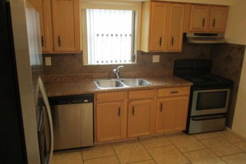 Townhouse in Palm Beach Gardens, Florida 2 bedrooms, 92.72 sq.m. № 2179604 - photo 6