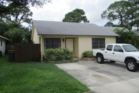Townhouse in Palm Beach Gardens, Florida 2 bedrooms, 92.72 sq.m. № 2179604