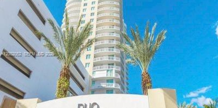 Condo in Hallandale Beach, Florida, 2 bedrooms  № 2170299