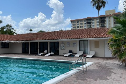 Condo in Lauderhill, Florida, 2 bedrooms  № 1697646 - photo 19