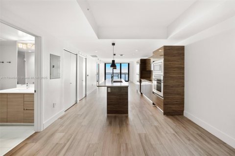 Купить кондоминиум в Майами, Флорида 2 спальни, 101.73м2, № 2016647 - фото 17