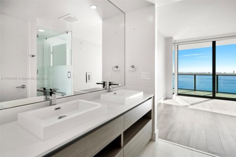 Купить кондоминиум в Майами, Флорида 2 спальни, 101.73м2, № 2016647 - фото 9