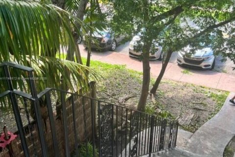 Купить коммерческую недвижимость в Майами-Бич, Флорида 394.28м2, № 2083714 - фото 3
