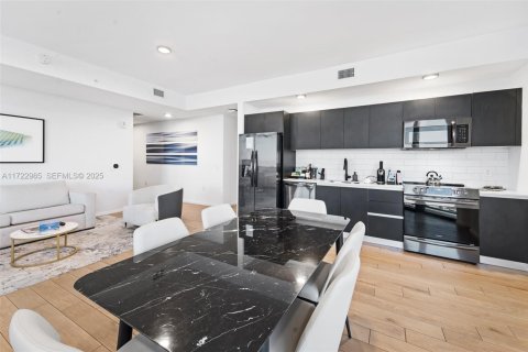 Condo in Miami, Florida, 2 bedrooms № 2186426 - photo 7