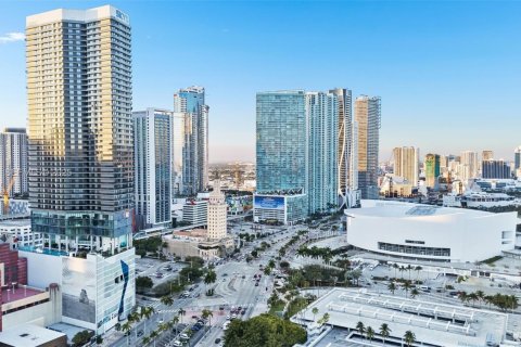 Condo in Miami, Florida, 2 bedrooms № 2186426 - photo 24