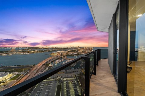 Condo in Miami, Florida, 2 bedrooms № 2186426 - photo 28