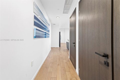 Condo in Miami, Florida, 2 bedrooms № 2186426 - photo 10