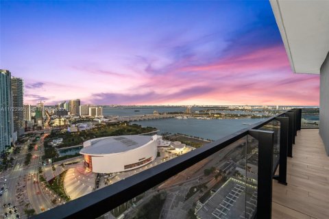 Condo in Miami, Florida, 2 bedrooms № 2186426 - photo 25