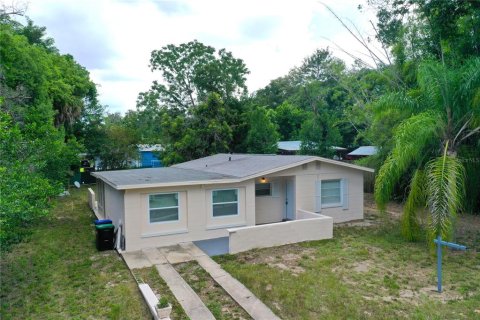 House in Orlando, Florida 4 bedrooms, 141.77 sq.m. № 2304593