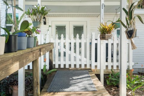 Villa ou maison à louer à Fort Pierce, Floride: 3 chambres, 185.8 m2 № 1002547 - photo 1