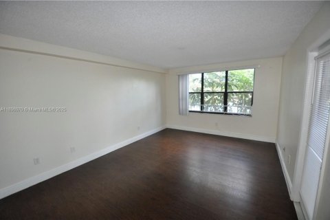 Condo in Pompano Beach, Florida, 1 bedroom  № 1741311 - photo 4