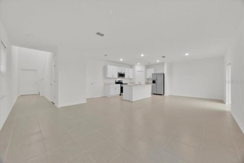 Casa en alquiler en Lake Wales, Florida, 4 dormitorios, 174.1 m2 № 1906418 - foto 7