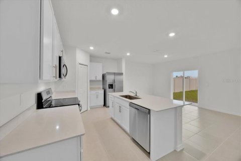 Casa en alquiler en Lake Wales, Florida, 4 dormitorios, 174.1 m2 № 1906418 - foto 9